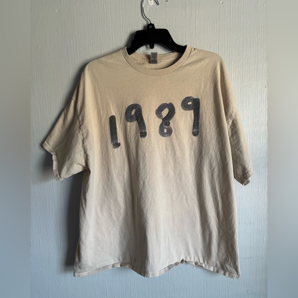 Gildan 1989 T-Shirt - Picture 2 of 5